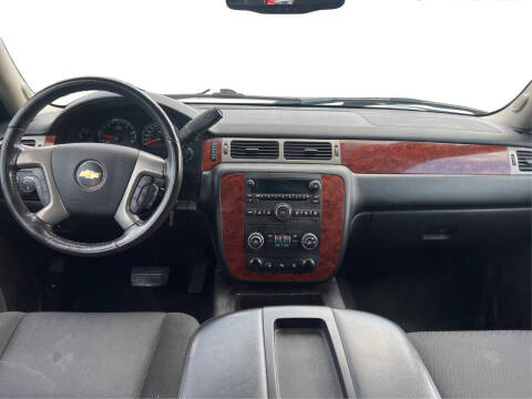 2011 Chevrolet Suburban LS