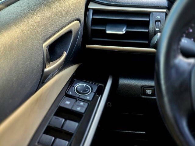 2017 Lexus IS 200t