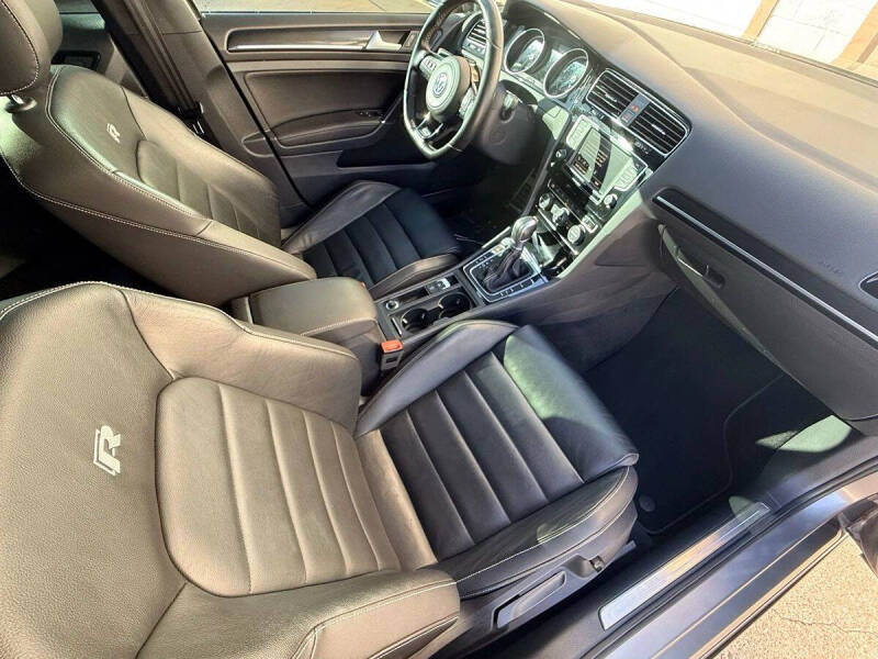 2017 Volkswagen Golf R 4Motion