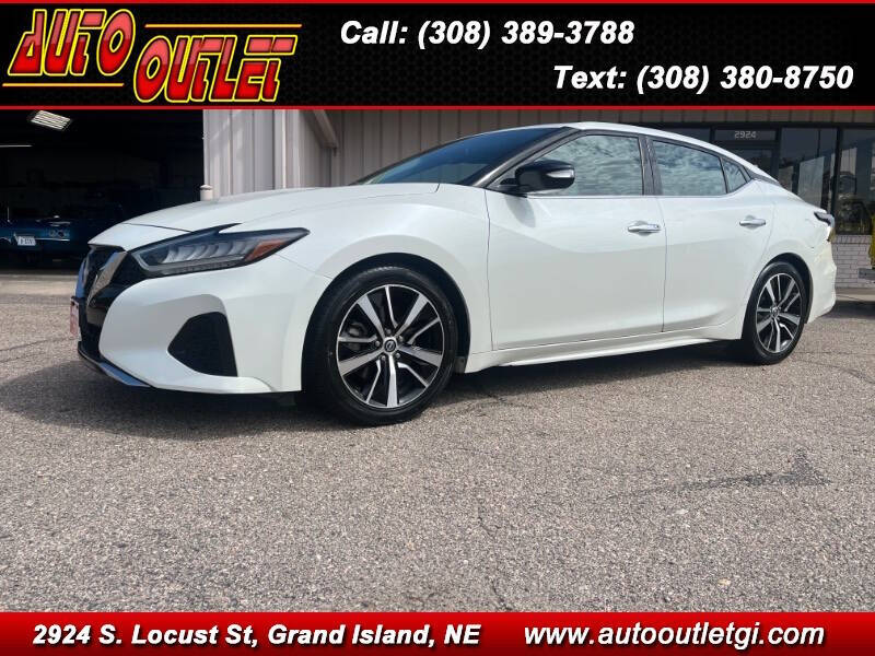 2023 Nissan Maxima SV's photo