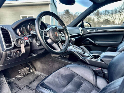 2017 Porsche Cayenne Platinum Edition