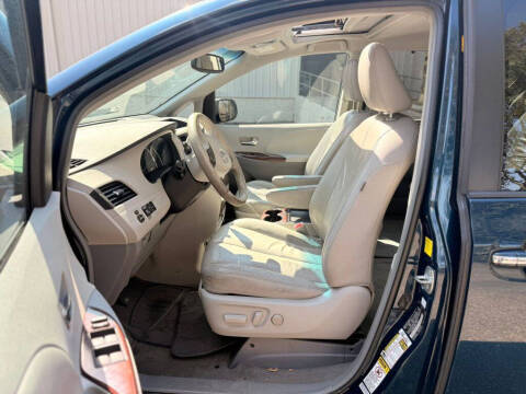 2011 Toyota Sienna XLE 8-Passenger