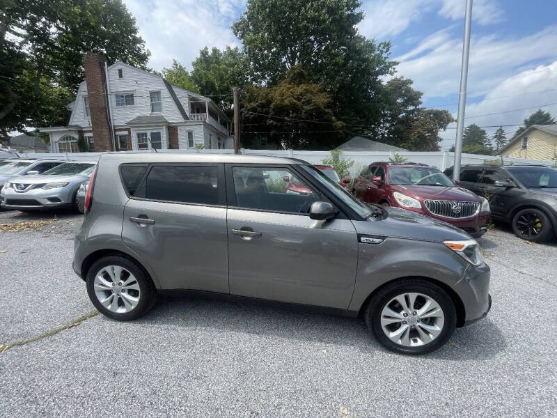 2016 Kia Soul +