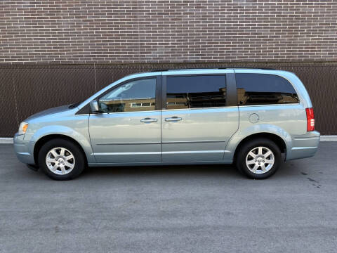 2010 Chrysler Town and Country Touring