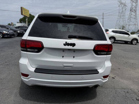 2019 Jeep Grand Cherokee Laredo