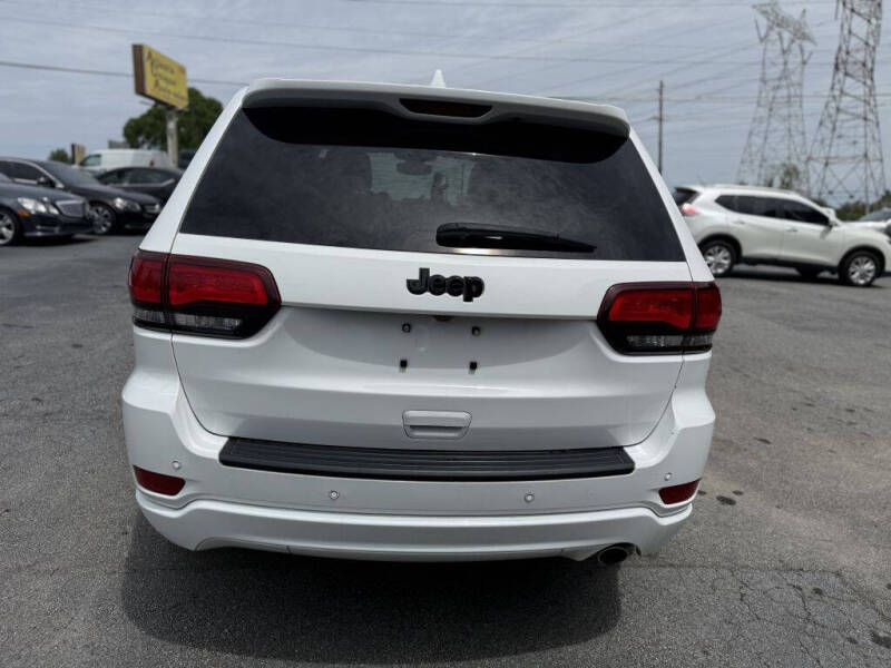 2019 Jeep Grand Cherokee Laredo