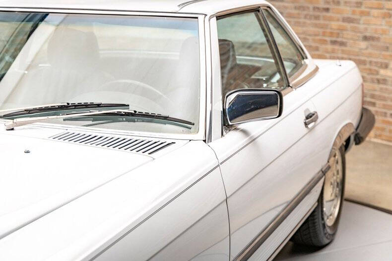 1987 Mercedes-Benz 560-Class 560 SL