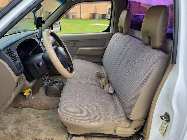 1999 Nissan Frontier XE