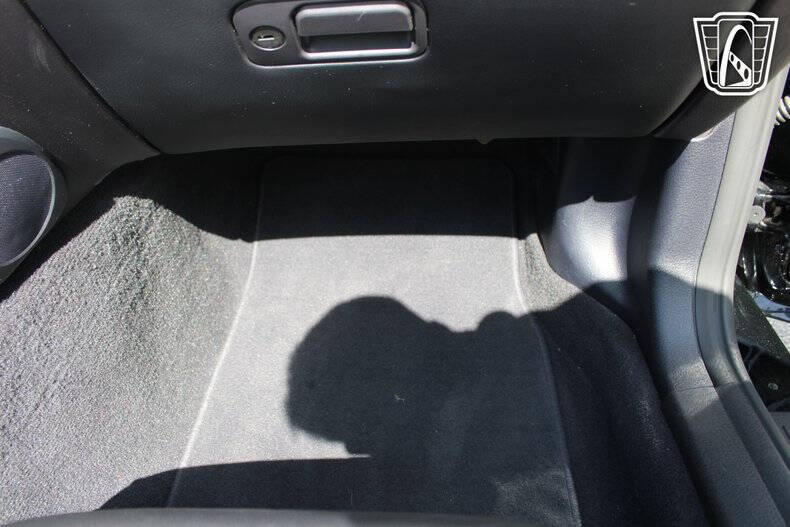 2005 Ford Thunderbird Deluxe