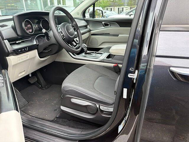 2023 Kia Carnival