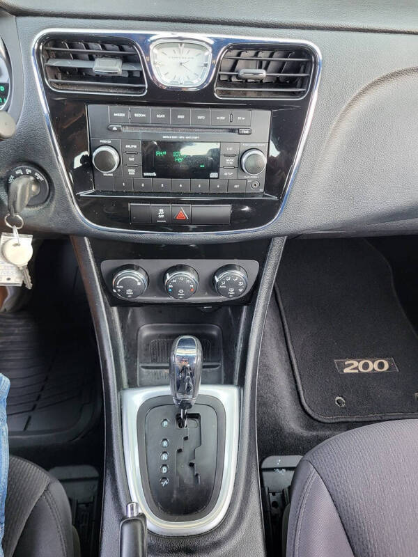 2013 Chrysler 200 Touring