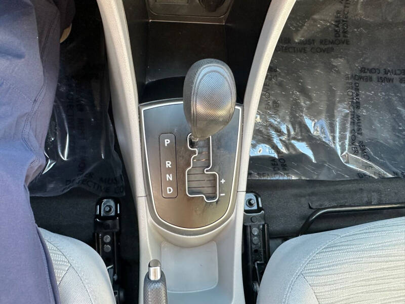 2017 Hyundai Accent Value Edition