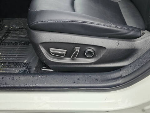 2017 Toyota Prius Four