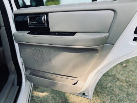 2016 Lincoln Navigator Select