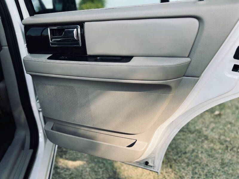 2016 Lincoln Navigator Select