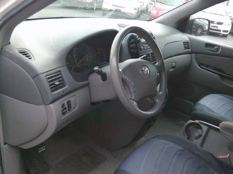2004 Toyota Sienna