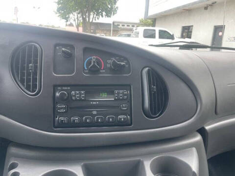 2005 Ford E-Series E-350 SD