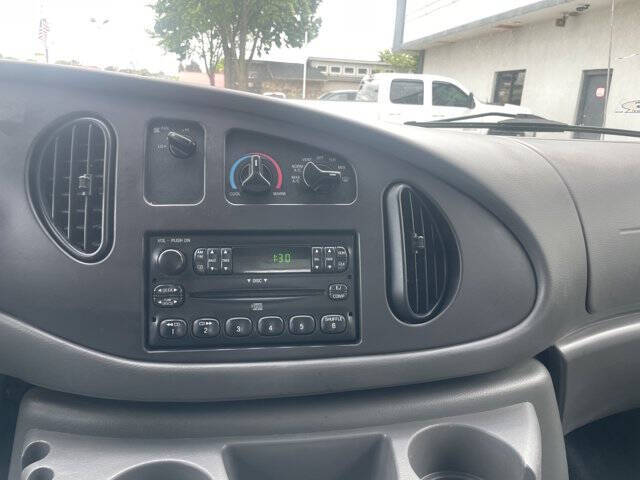 2005 Ford E-Series E-350 SD