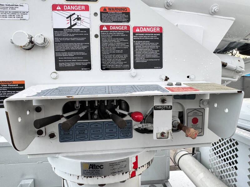 2018 Freightliner M2 106