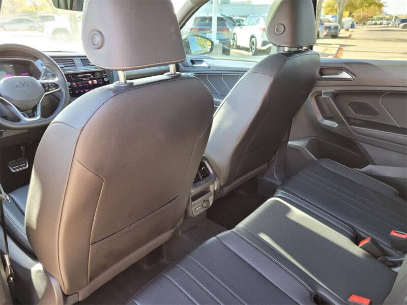 2024 Volkswagen Tiguan SE R-Line Black