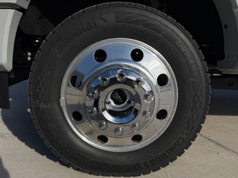 2026 Ford F-450 Super Duty Platinum