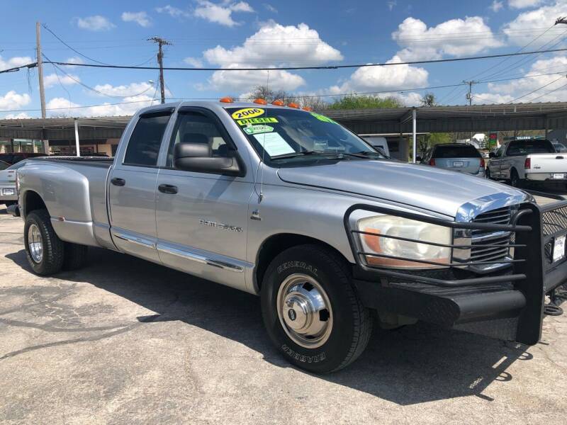 2006 Dodge Ram Pickup 3500 for sale at Meadows Motor Company in Cleburne TX