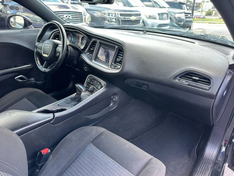 2020 Dodge Challenger SXT