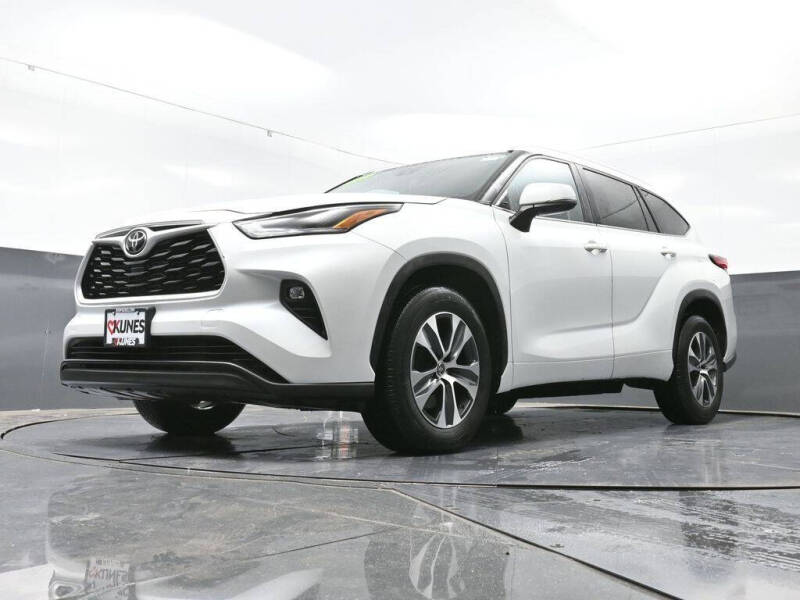 2023 Toyota Highlander XLE