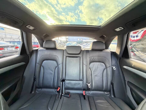 2012 Audi Q5 3.2 quattro Premium Plus