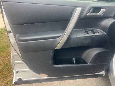 2013 Toyota Highlander SE