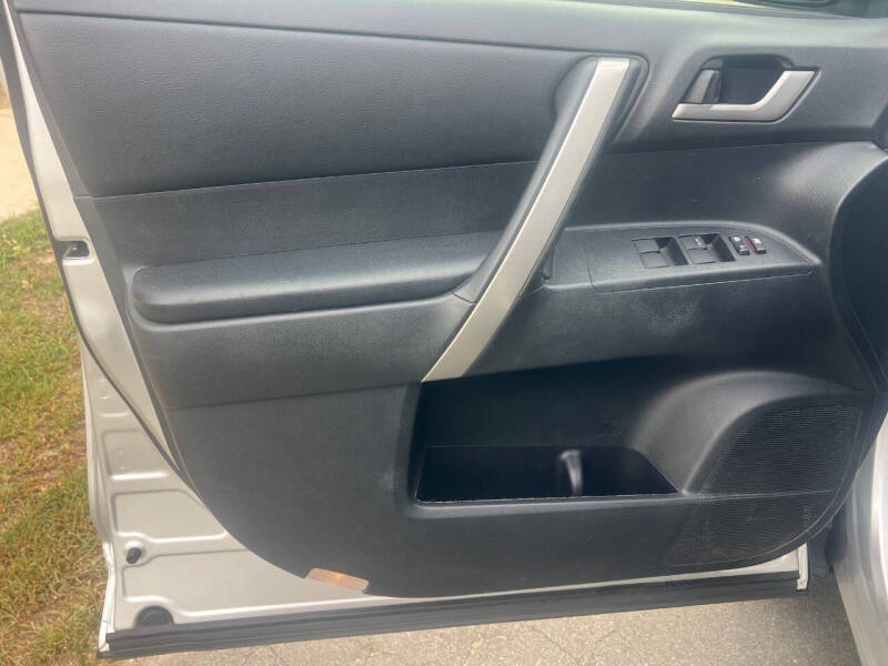 2013 Toyota Highlander SE