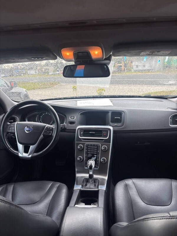 2015 Volvo S60 T5 Drive-E Platinum