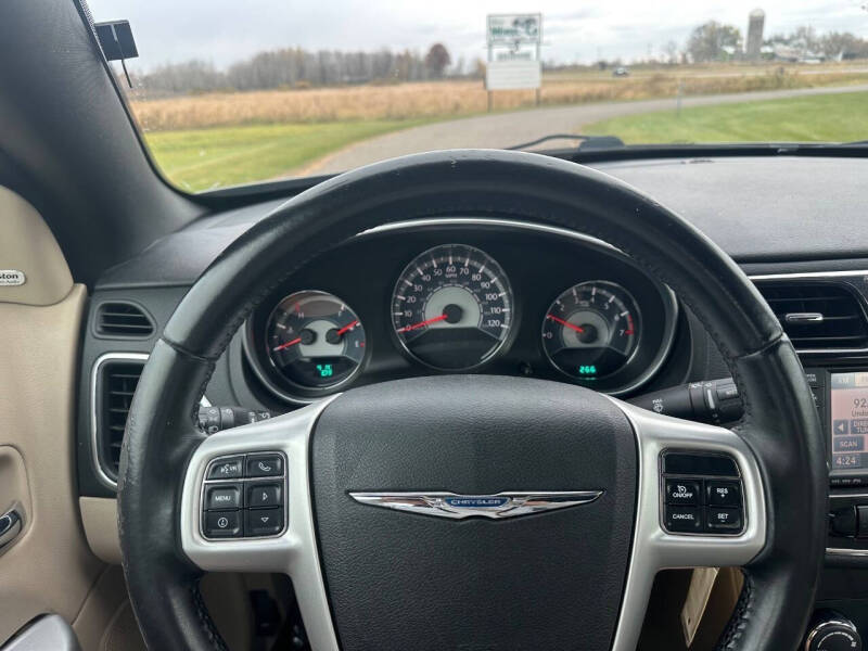 2011 Chrysler 200 Limited