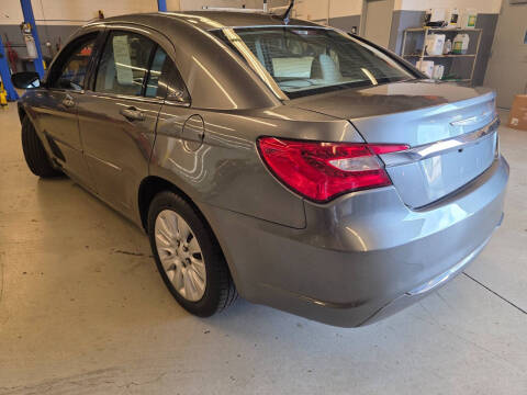 2013 Chrysler 200 LX
