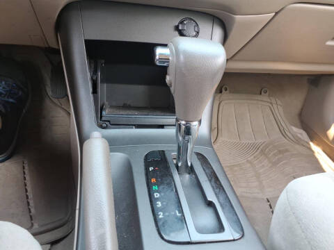 2005 Toyota Camry LE