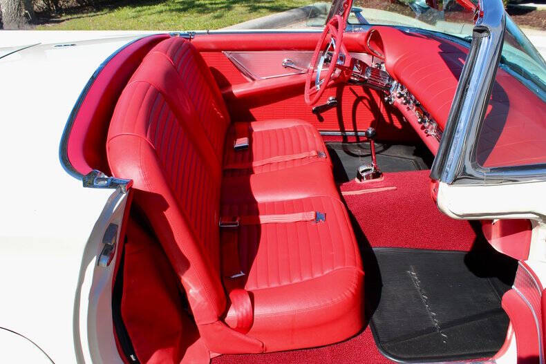 1957 Ford Thunderbird