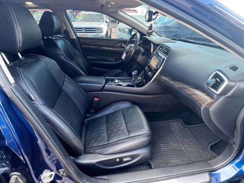 2017 Nissan Maxima Platinum