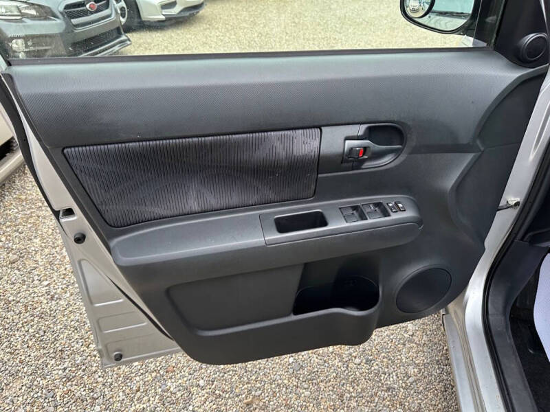 2012 Scion xB Base photo 8