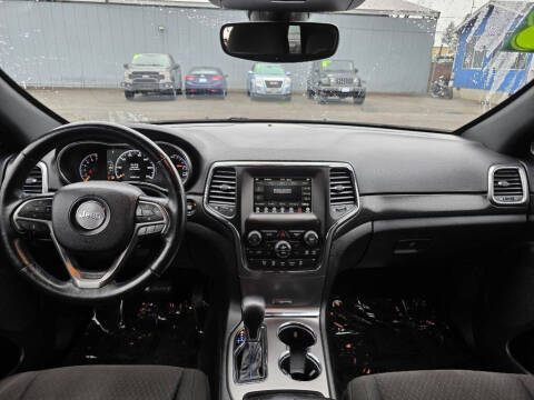 2018 Jeep Grand Cherokee Laredo