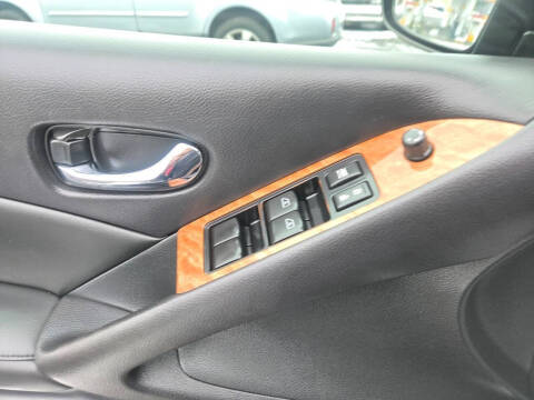 2011 Nissan Murano LE