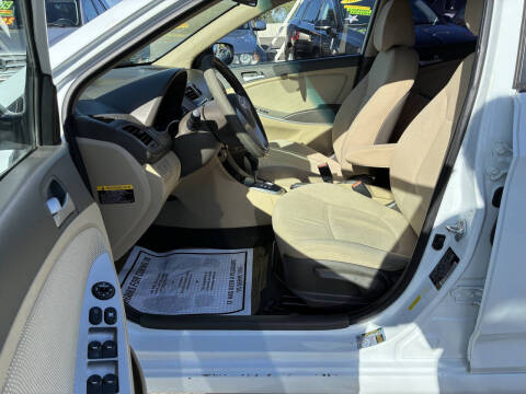 2014 Hyundai Accent GLS