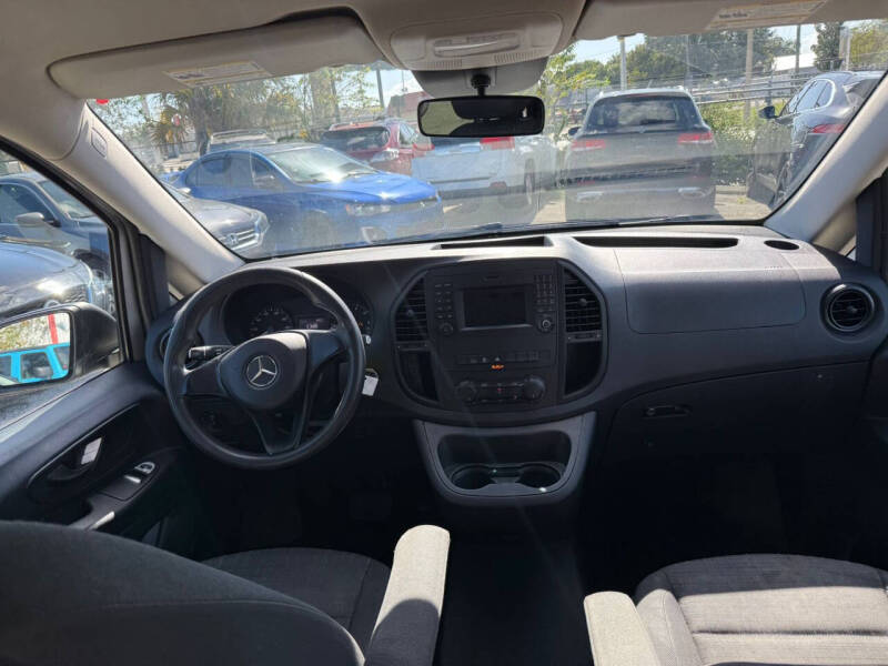 2017 Mercedes-Benz Metris Worker Passenger