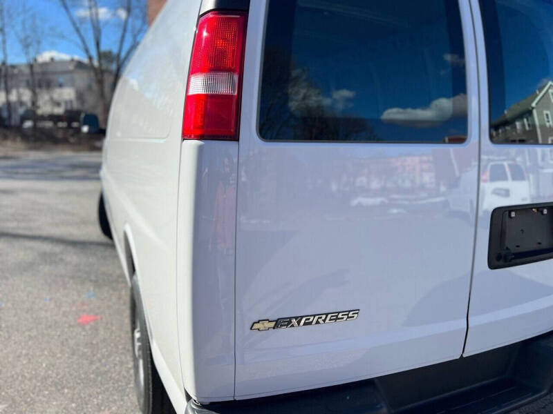 2021 Chevrolet Express 2500