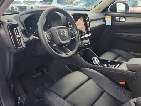 2026 Volvo XC40 B5 Plus