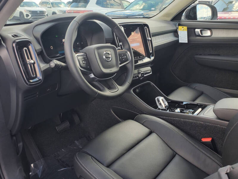 2026 Volvo XC40 B5 Plus