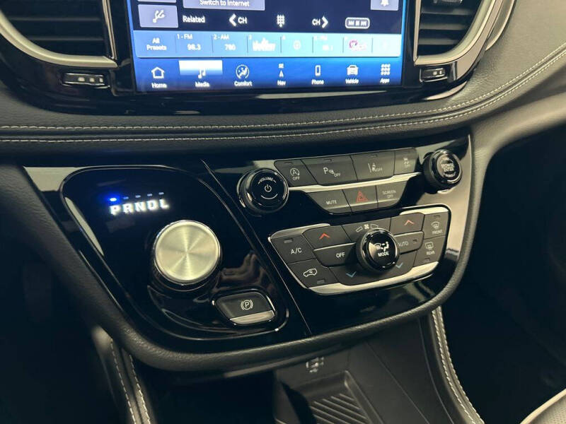 2027 Chrysler Pacifica Limited