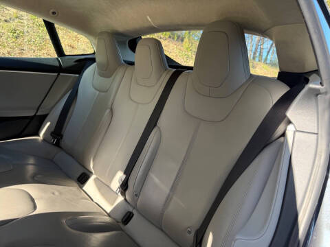 2015 Tesla Model S 70D