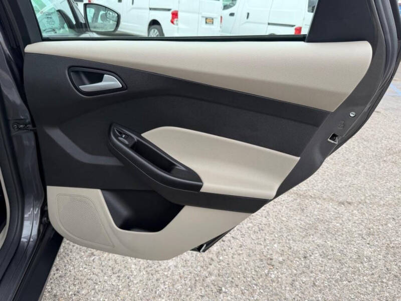 2017 Ford Focus SE