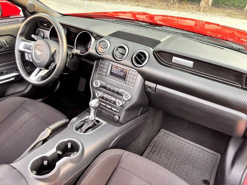 2022 Ford Mustang EcoBoost