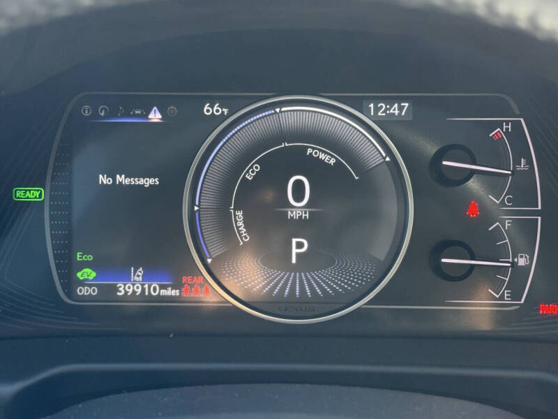 2024 Lexus ES 300h F SPORT Design